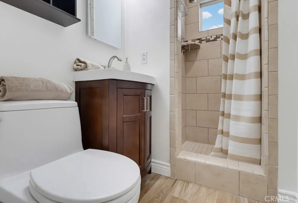 5234 Knoxville Lakewood, CA 90713