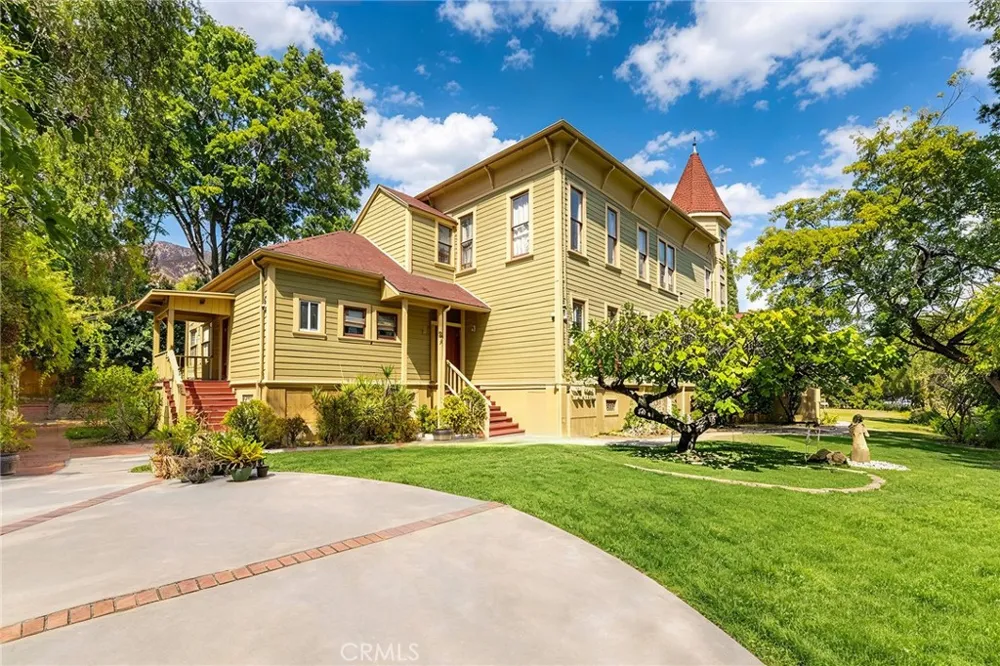 225 Lima Sierra Madre, CA 91024