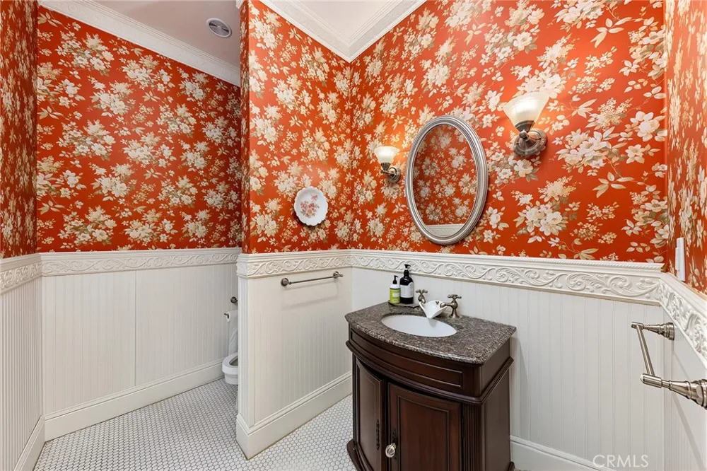 225 Lima Sierra Madre, CA 91024
