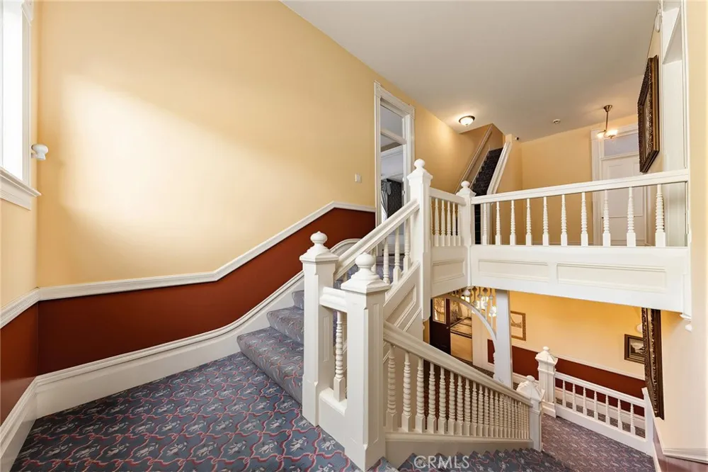 225 Lima Sierra Madre, CA 91024
