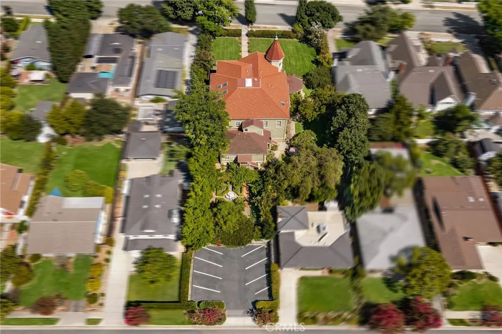 225 Lima Sierra Madre, CA 91024