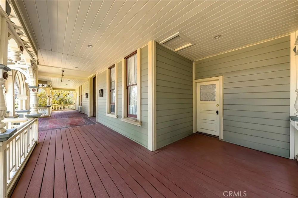 225 Lima Sierra Madre, CA 91024