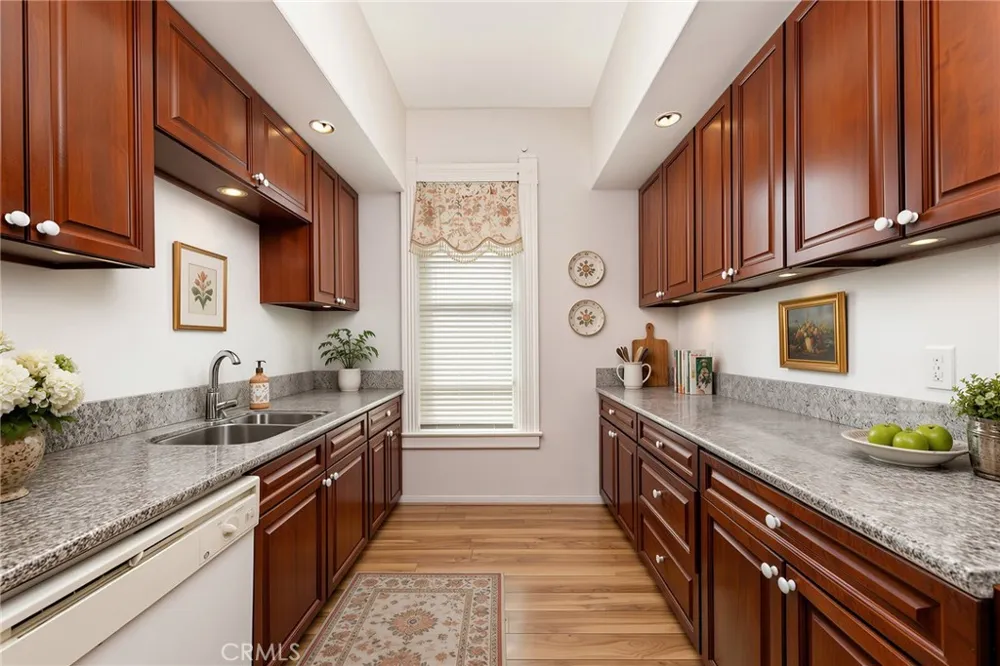 225 Lima Sierra Madre, CA 91024