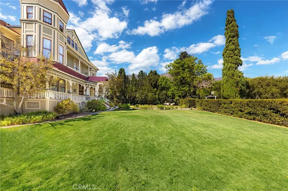 225 Lima Sierra Madre, CA 91024