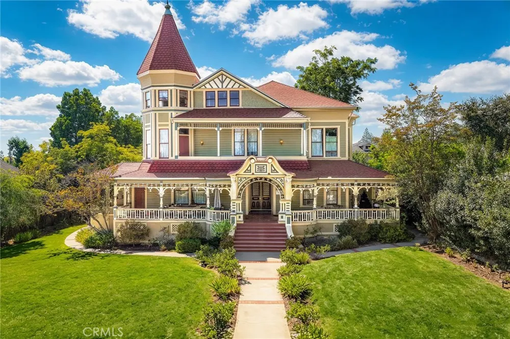 225 Lima Sierra Madre, CA 91024