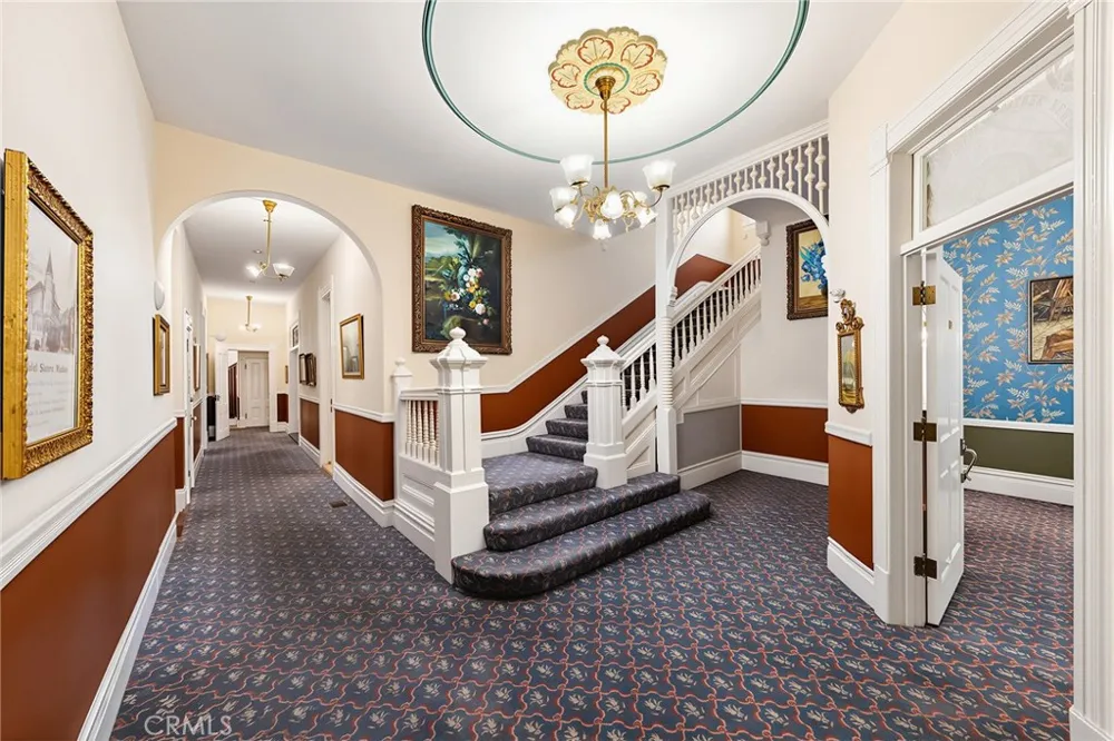 225 Lima Sierra Madre, CA 91024
