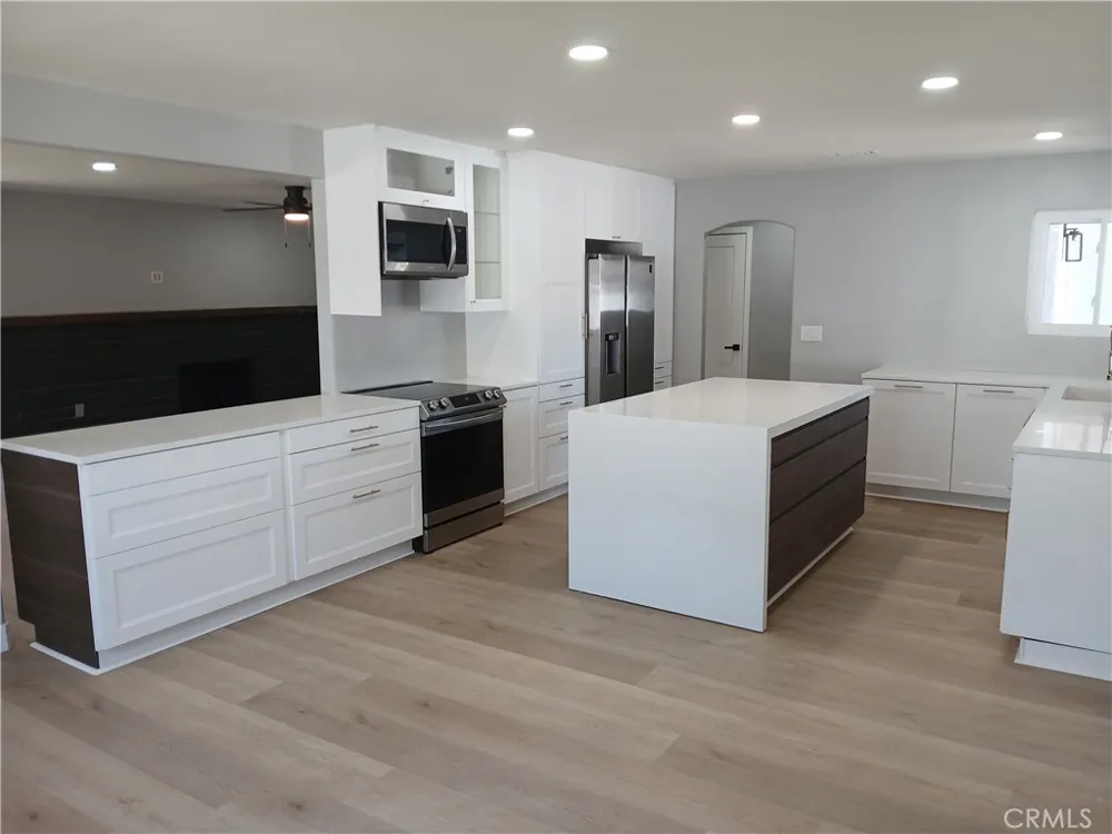 30230 Swan Point Drive Canyon Lake, CA 92587