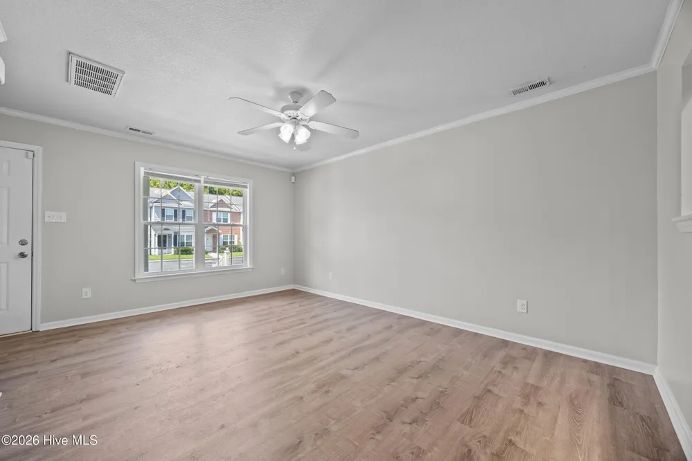27 E Doris Avenue Jacksonville, NC 28540