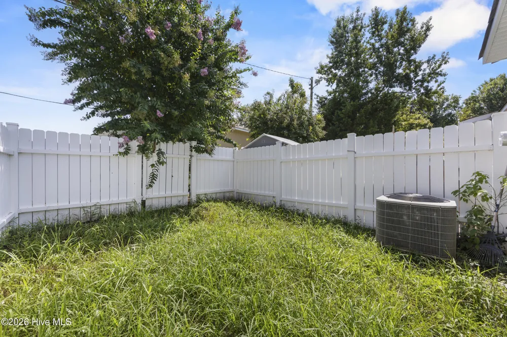 27 E Doris Avenue Jacksonville, NC 28540