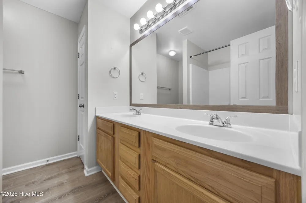 27 E Doris Avenue Jacksonville, NC 28540