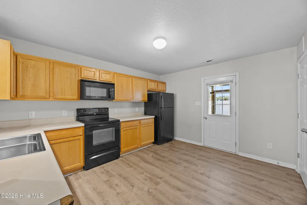 27 E Doris Avenue Jacksonville, NC 28540