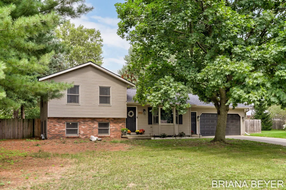 4143 Dennis Court Hudsonville, MI 49426