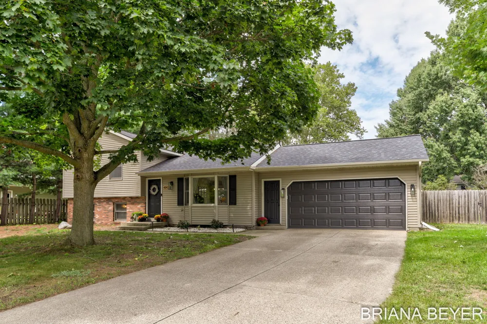 4143 Dennis Court Hudsonville, MI 49426