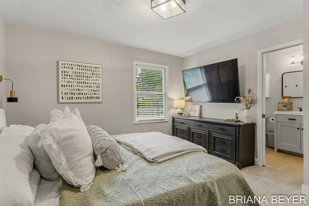 4143 Dennis Court Hudsonville, MI 49426