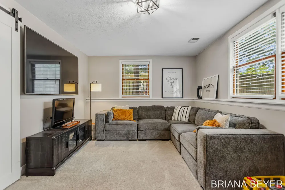 4143 Dennis Court Hudsonville, MI 49426