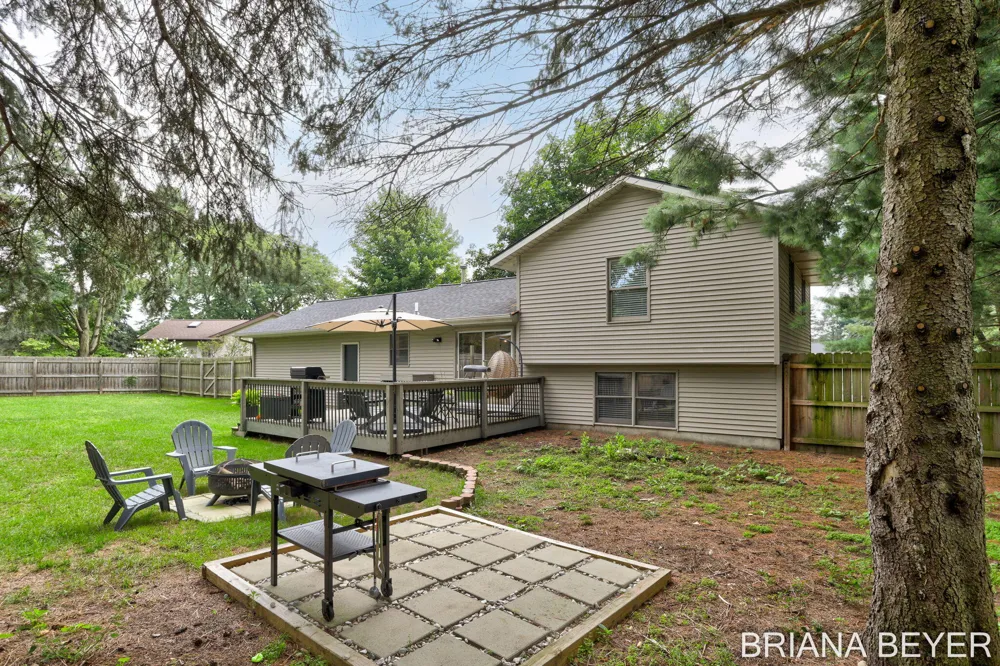 4143 Dennis Court Hudsonville, MI 49426