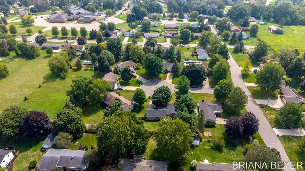 4143 Dennis Court Hudsonville, MI 49426