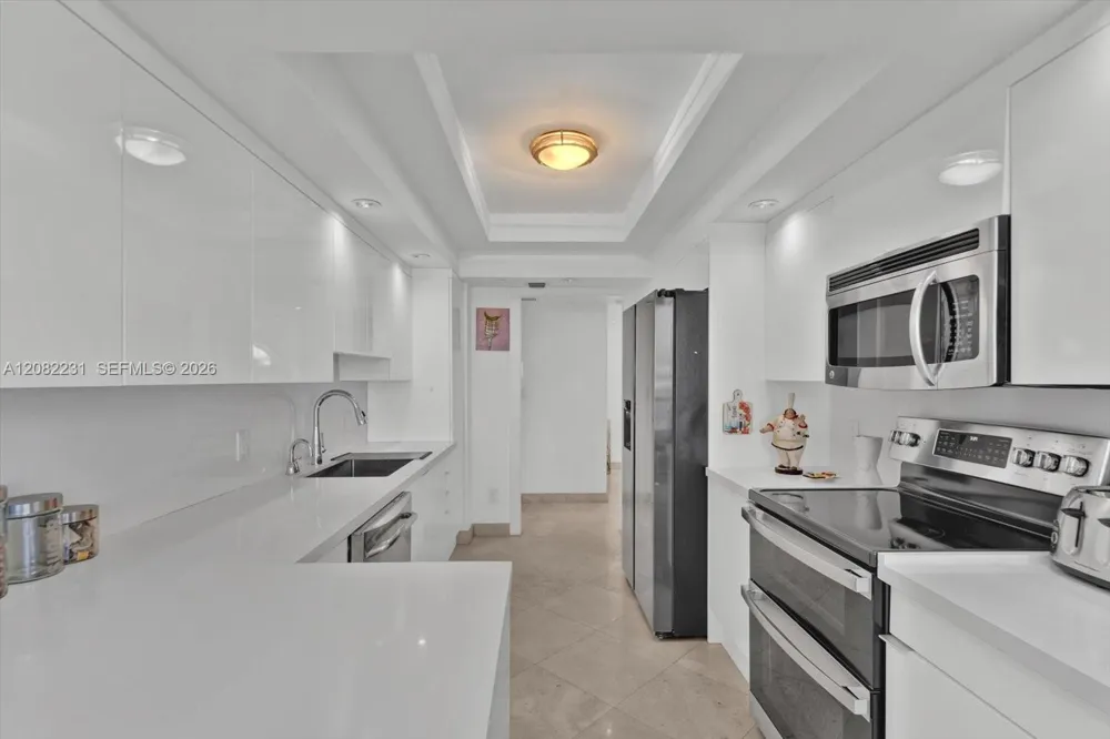7000 Island Blvd #L105 Aventura, FL 33160