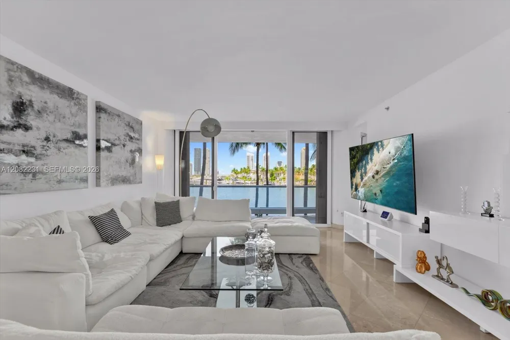 7000 Island Blvd #L105 Aventura, FL 33160