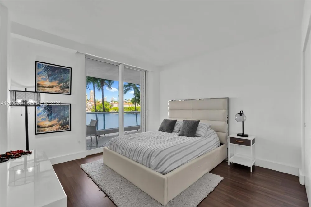 7000 Island Blvd #L105 Aventura, FL 33160