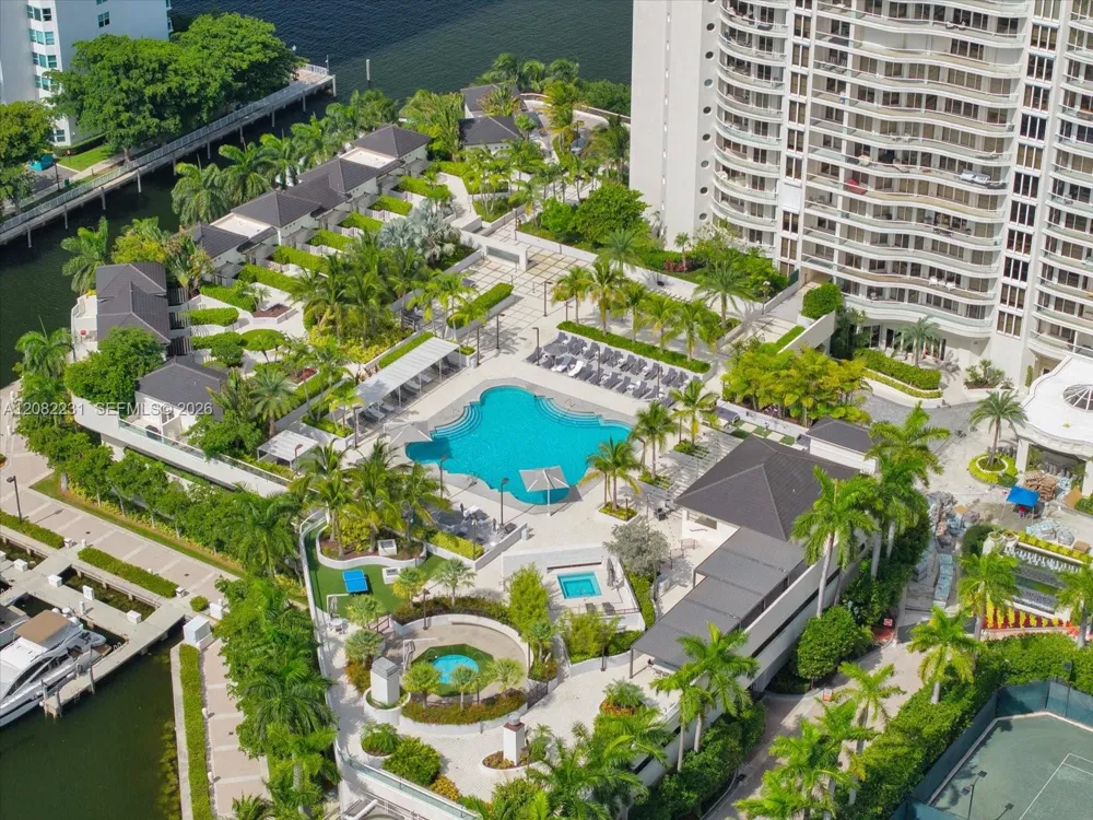 7000 Island Blvd #L105 Aventura, FL 33160
