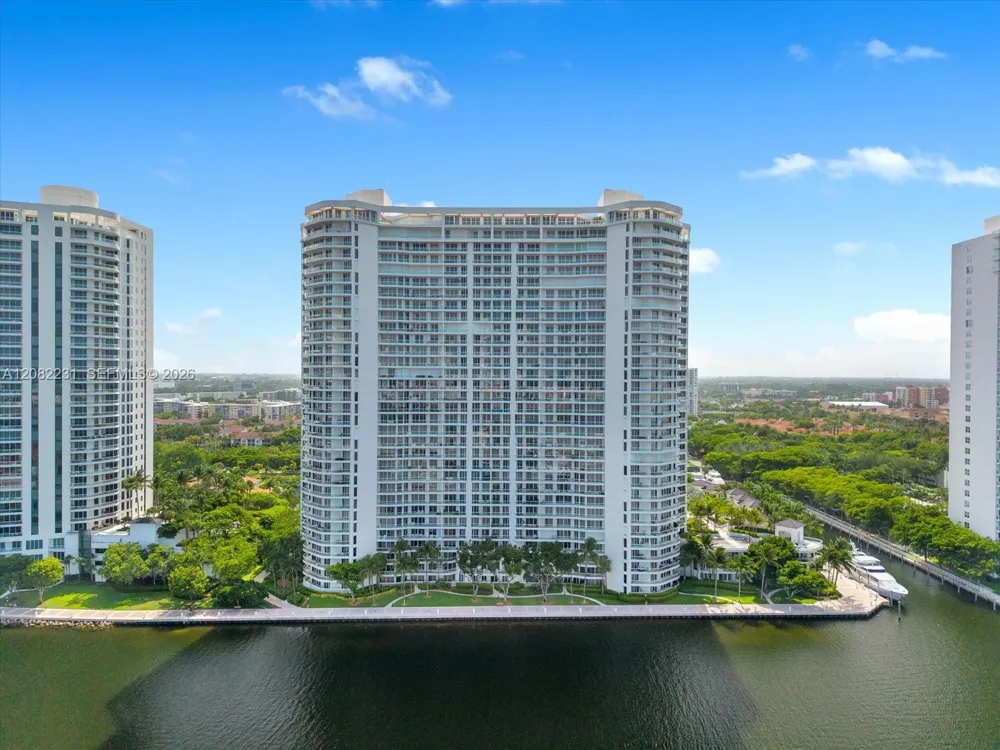 7000 Island Blvd #L105 Aventura, FL 33160