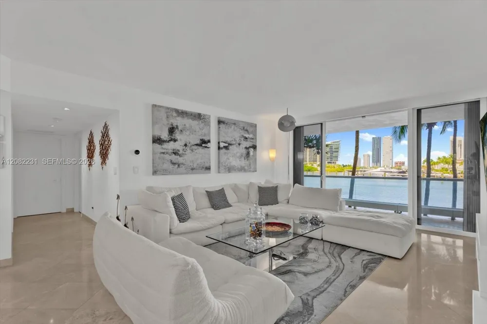7000 Island Blvd #L105 Aventura, FL 33160