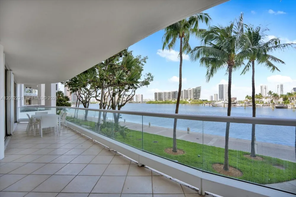 7000 Island Blvd #L105 Aventura, FL 33160