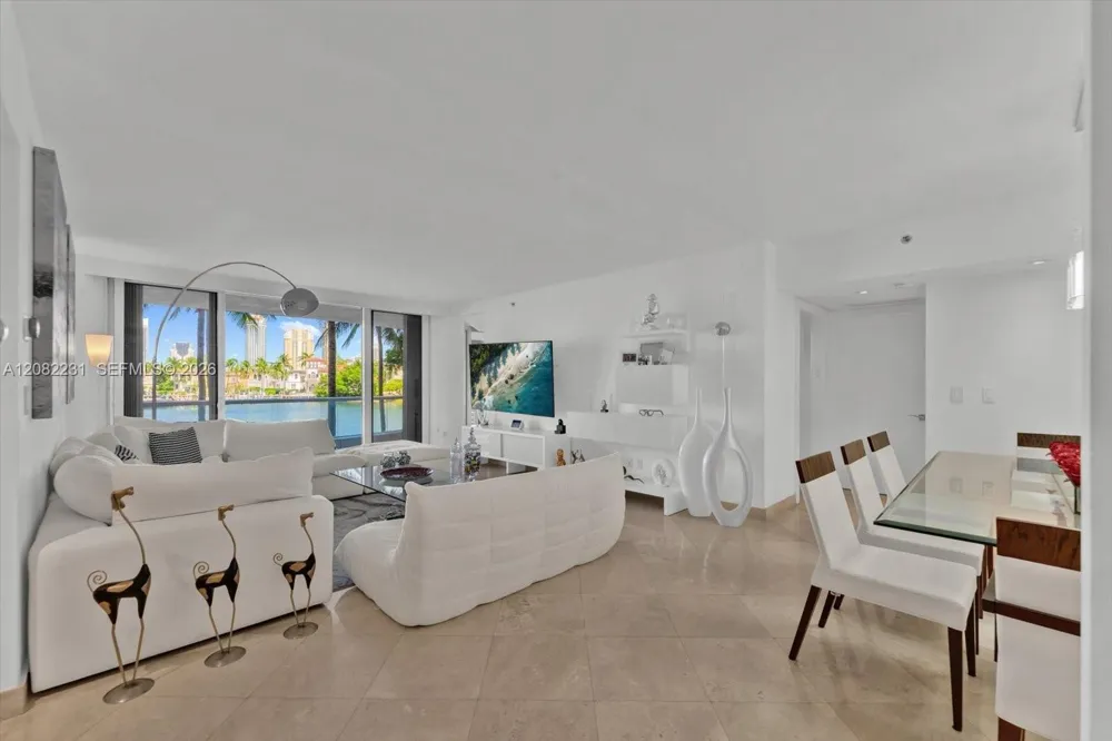 7000 Island Blvd #L105 Aventura, FL 33160