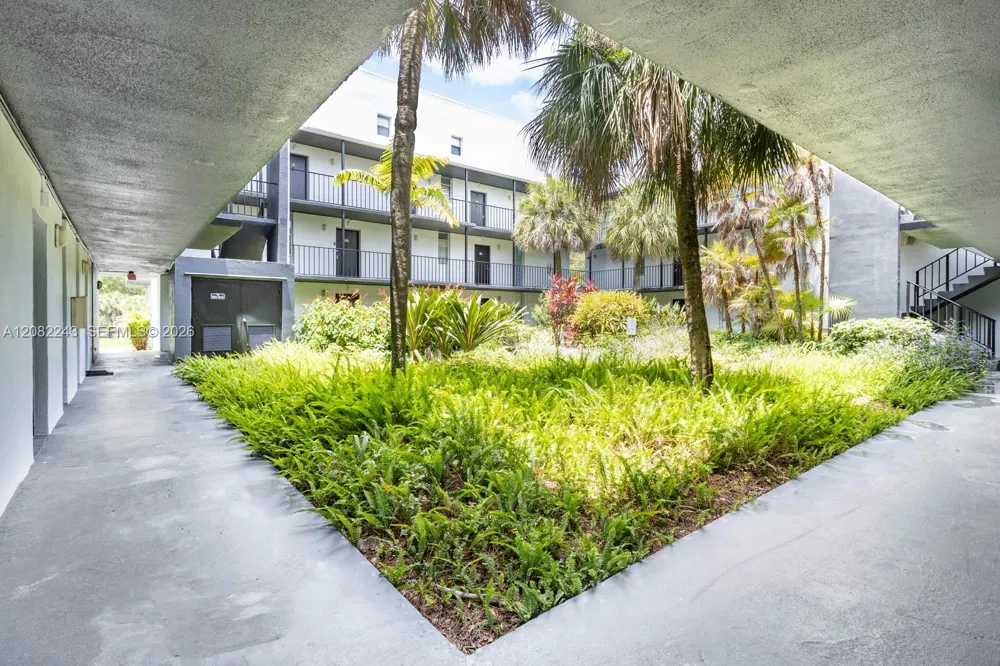 2940 Forest Hills Blvd #C3F Coral Springs, FL 33065