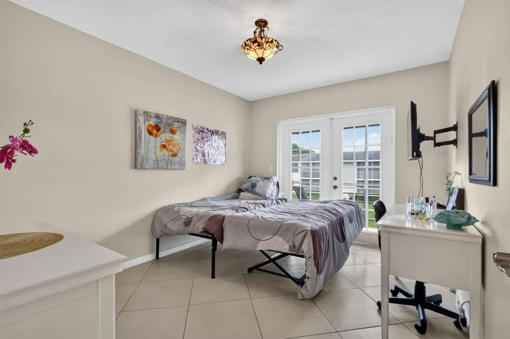 181 COVENTRY H West Palm Beach, FL 33417