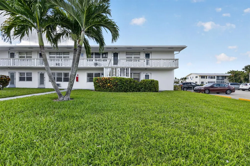 181 COVENTRY H West Palm Beach, FL 33417