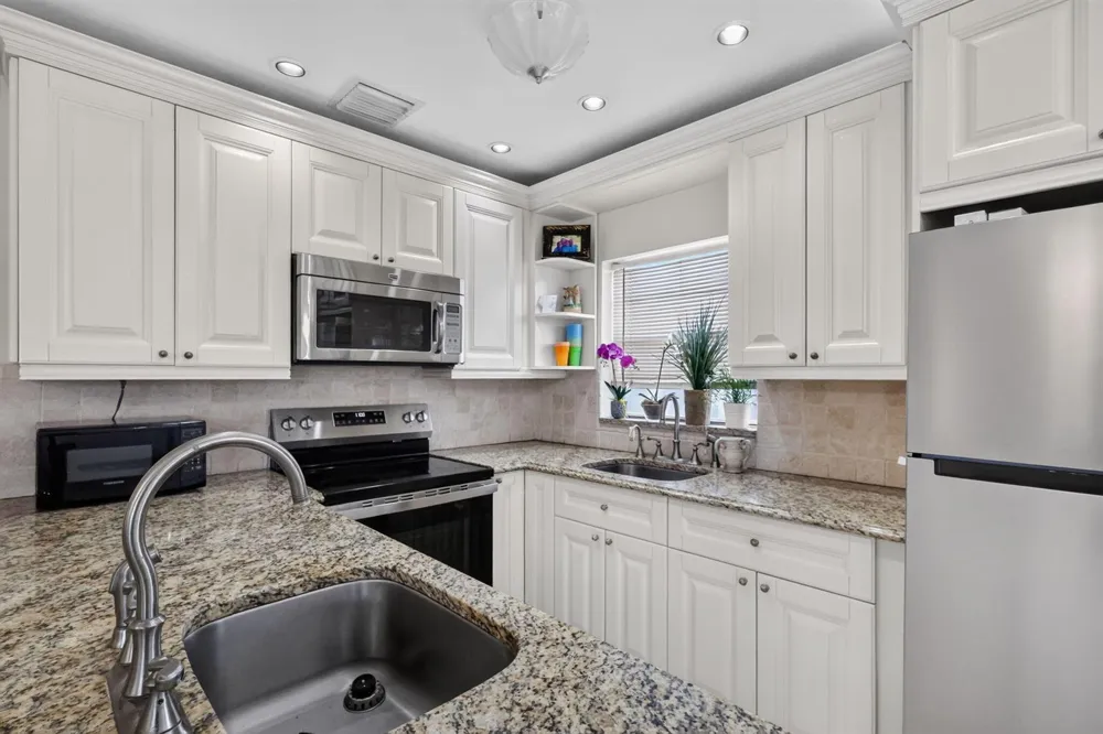 181 COVENTRY H West Palm Beach, FL 33417