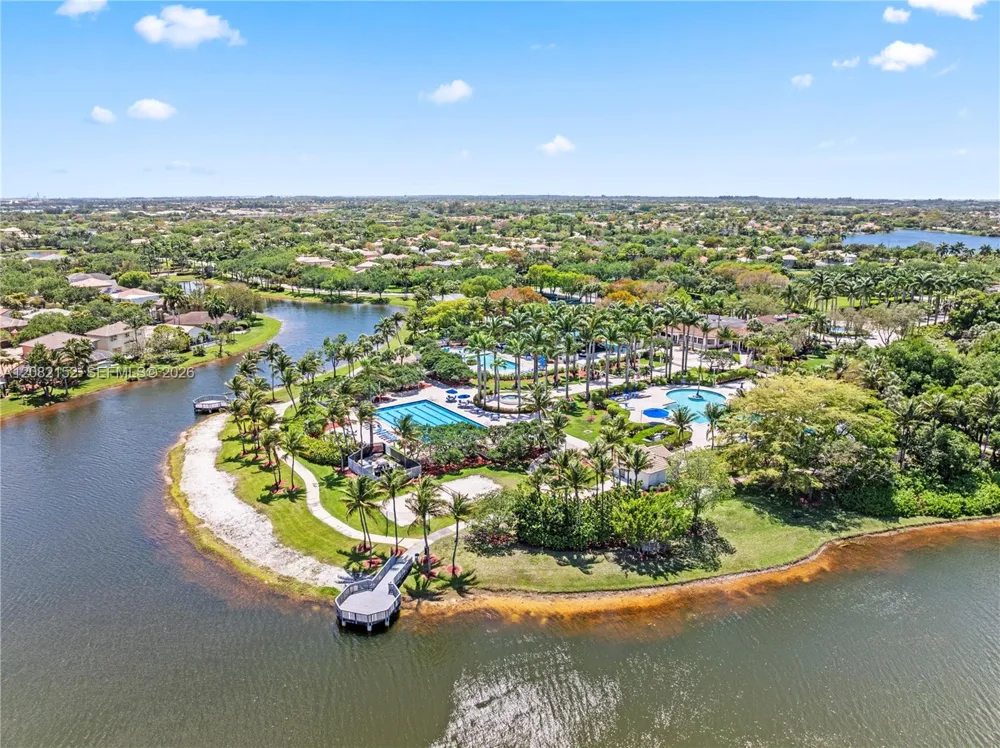 1077 NW 170th Ave Pembroke Pines, FL 33028