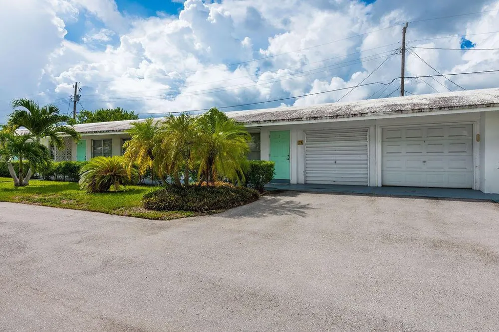 722 Ridge Road #2 Lantana, FL 33462