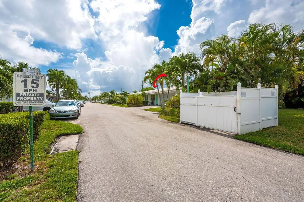 722 Ridge Road #2 Lantana, FL 33462