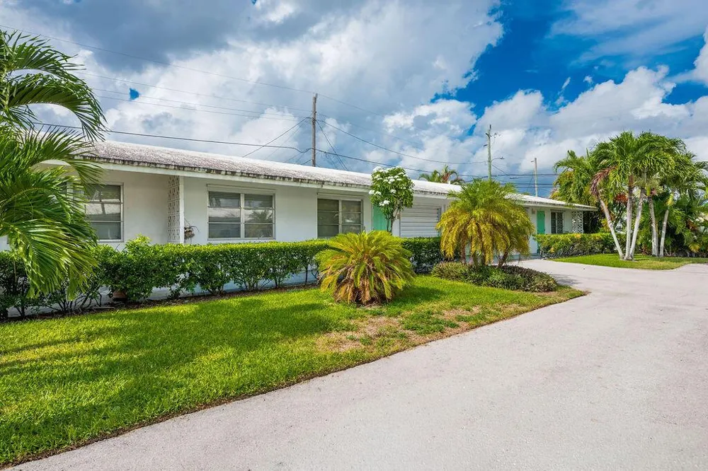 722 Ridge Road #2 Lantana, FL 33462