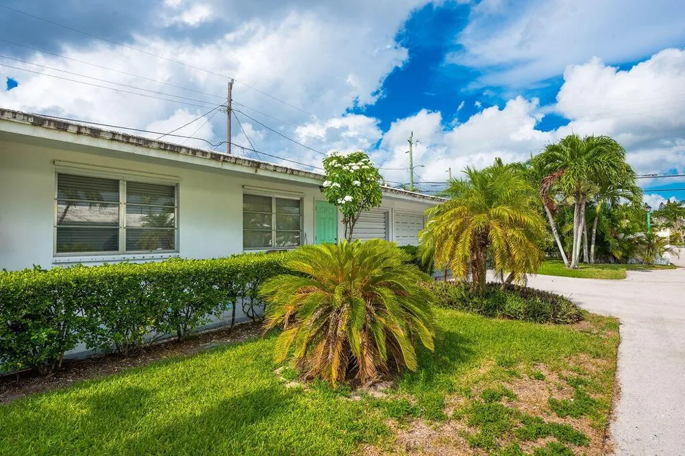 722 Ridge Road #2 Lantana, FL 33462