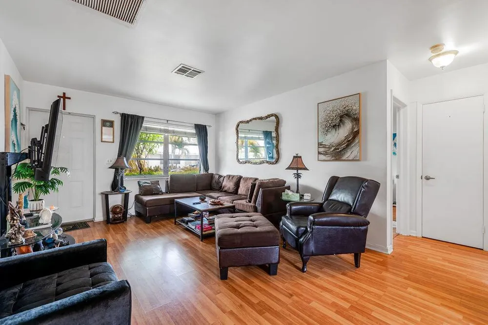 722 Ridge Road #2 Lantana, FL 33462
