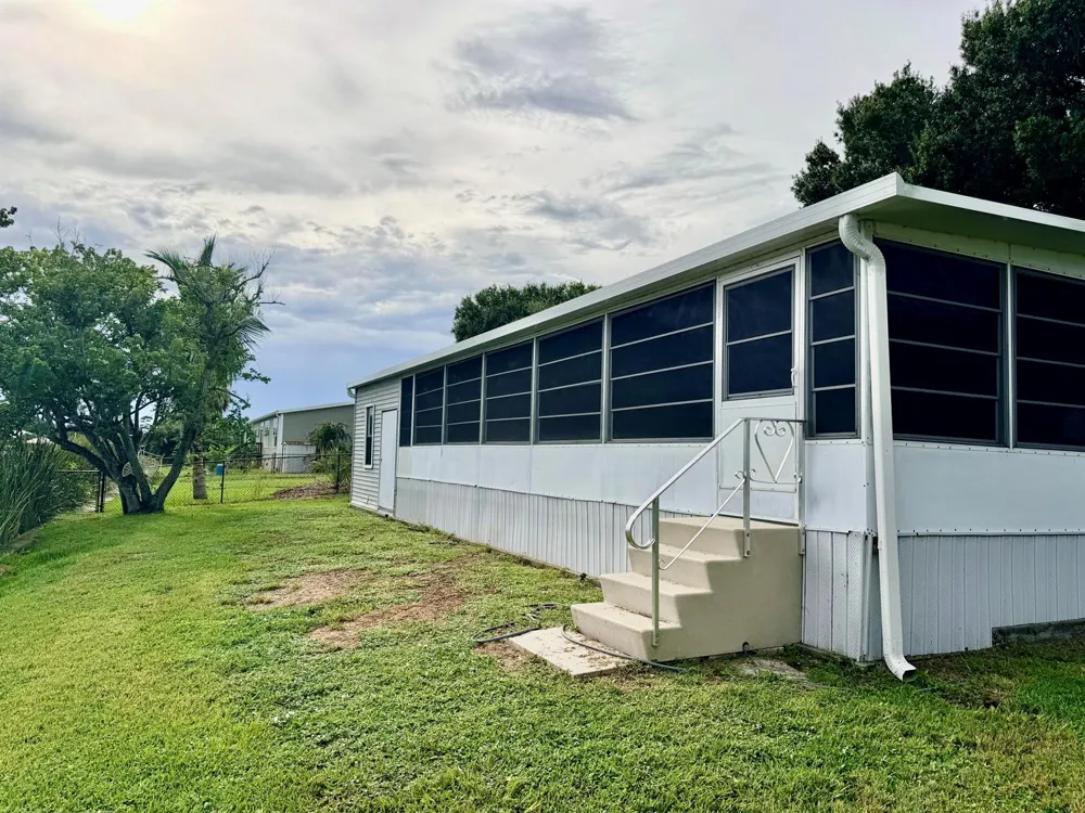 2332 SE 29TH STREET Okeechobee, FL 34974