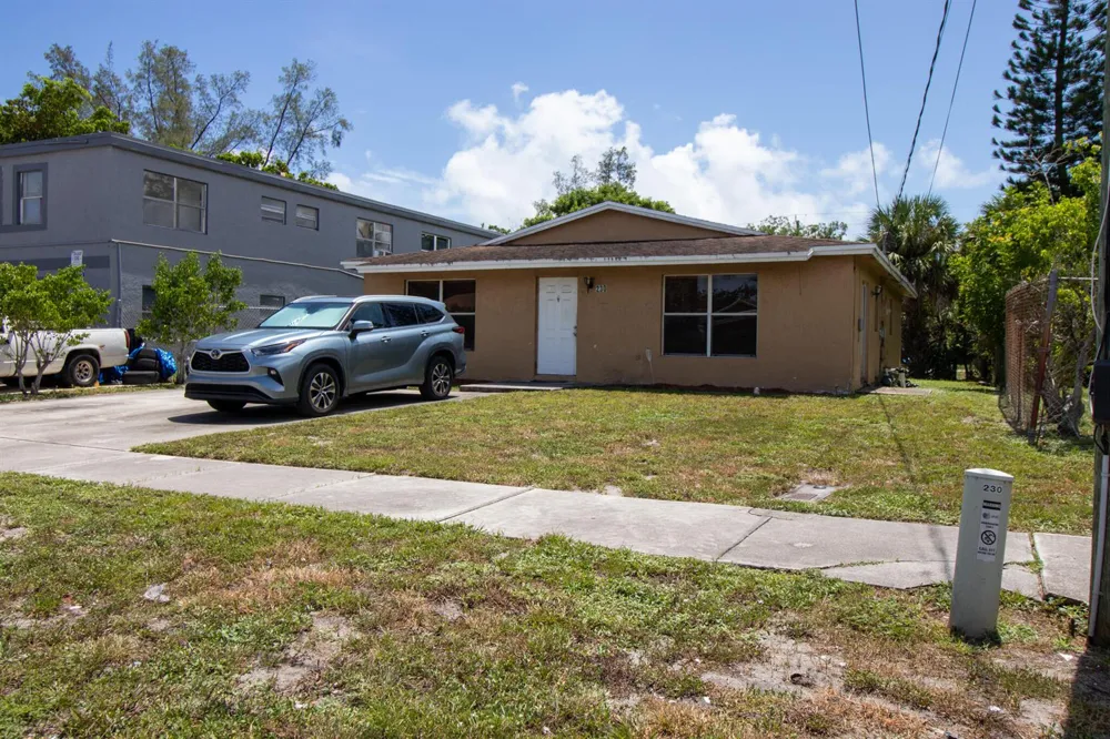 230 SW 8TH STREET Deerfield Beach, FL 33441