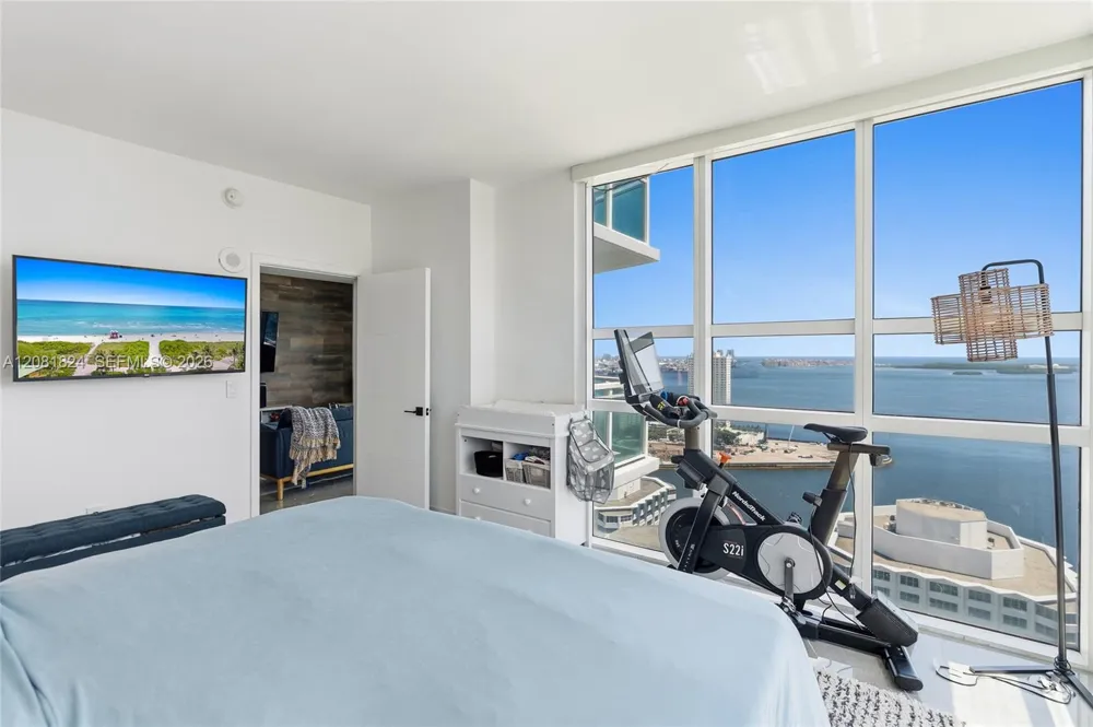 950 Brickell Bay Dr #3111 Miami, FL 33131