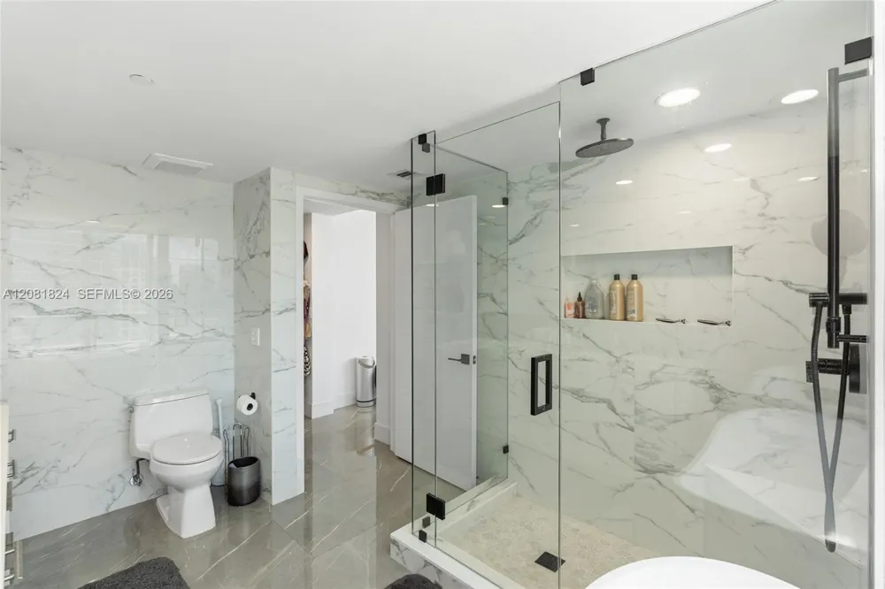 950 Brickell Bay Dr #3111 Miami, FL 33131