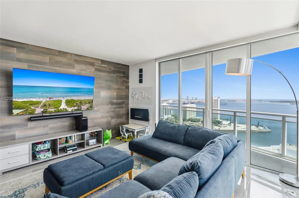 950 Brickell Bay Dr #3111 Miami, FL 33131