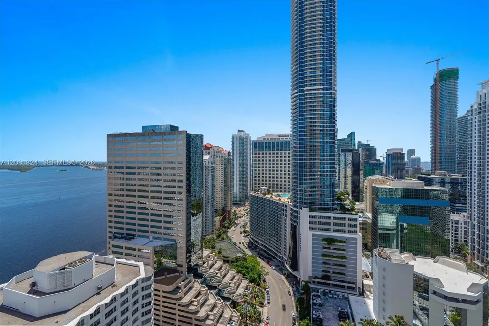 950 Brickell Bay Dr #3111 Miami, FL 33131