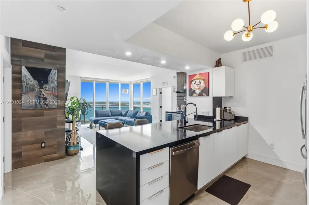 950 Brickell Bay Dr #3111 Miami, FL 33131
