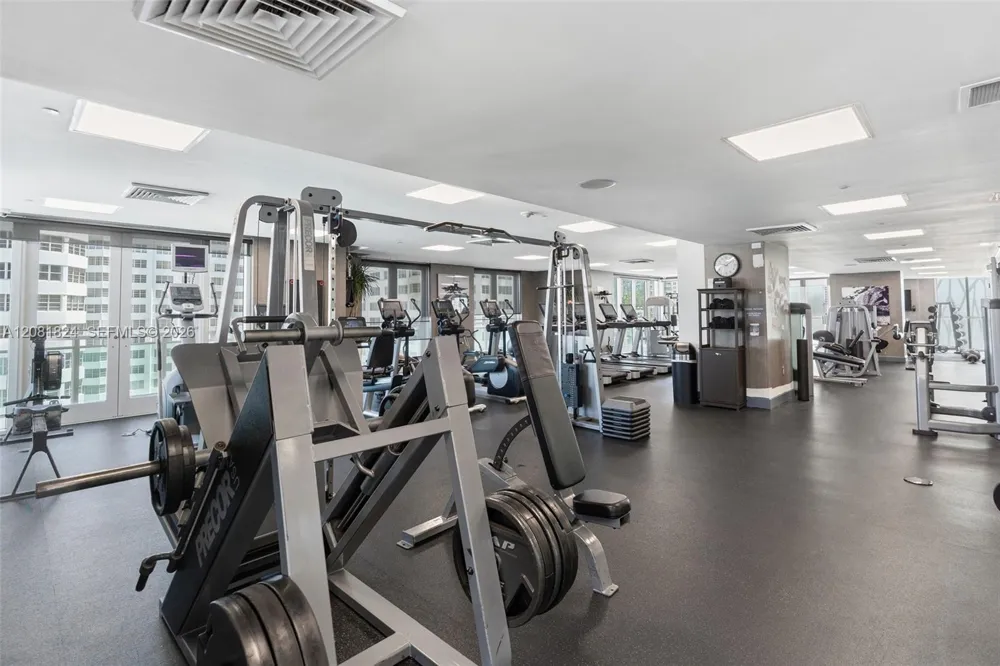 950 Brickell Bay Dr #3111 Miami, FL 33131