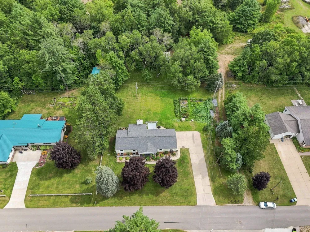 531 S Houghton Street Lake City City, MI 49651