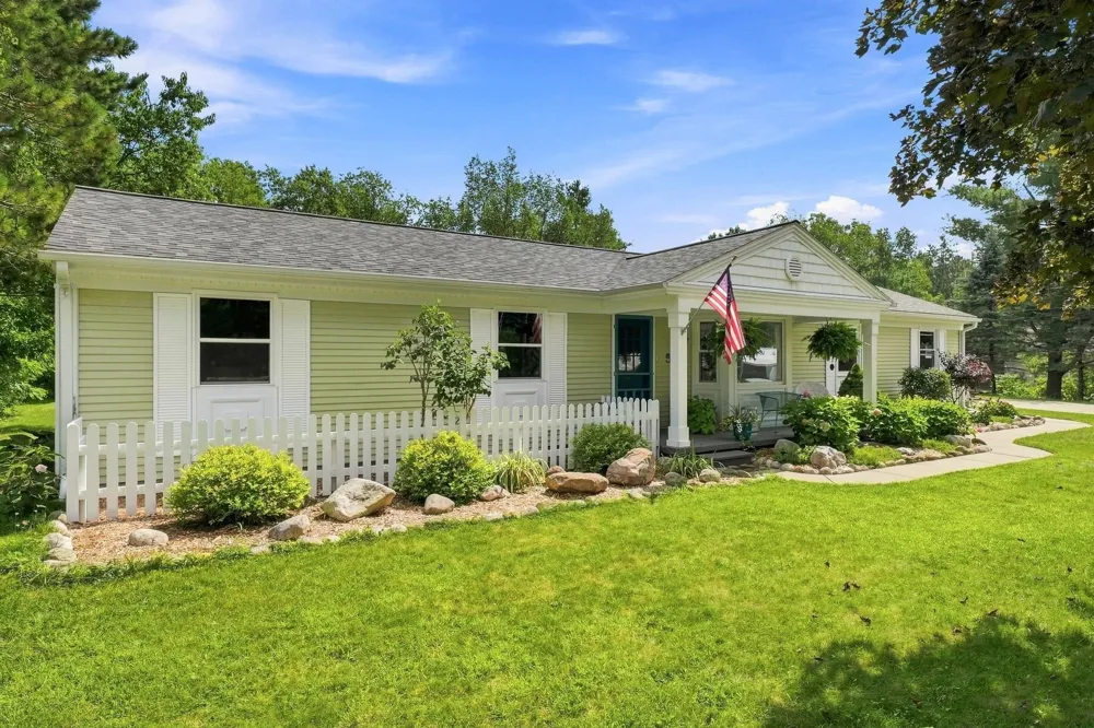 531 S Houghton Street Lake City City, MI 49651