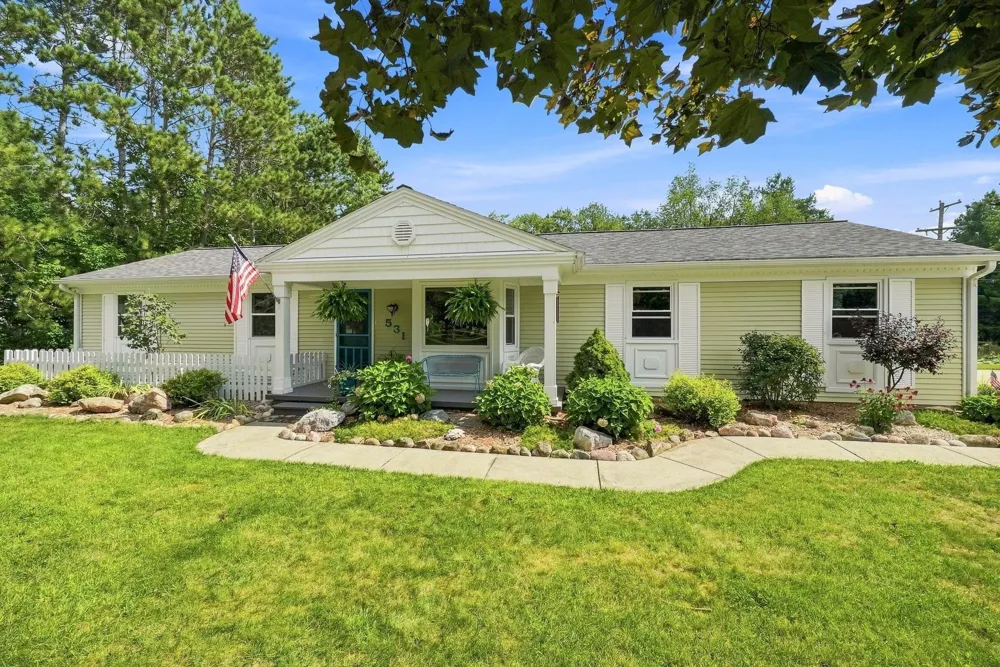 531 S Houghton Street Lake City City, MI 49651